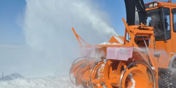 Kars’ta Karayolları Ekipleri Eksi 30’da Yolları Açıyor