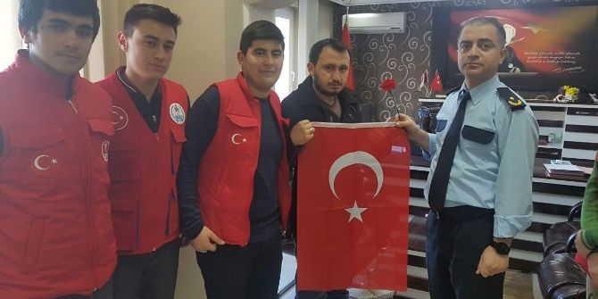 Kulalı Gençler Polisinin Yanında