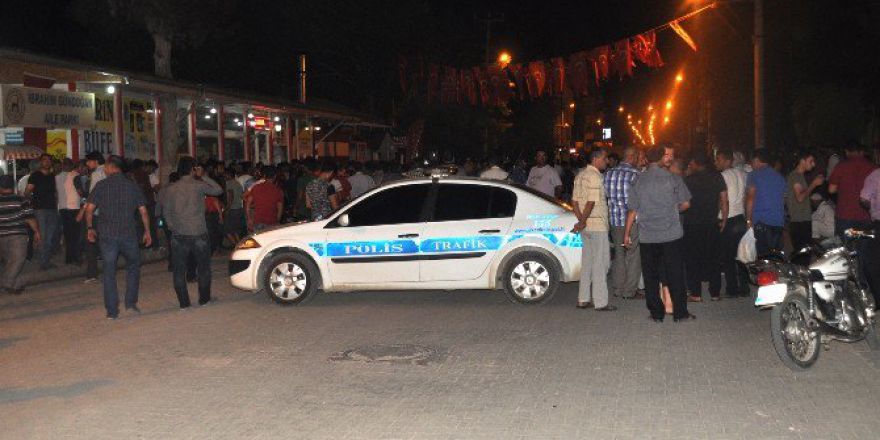 Akçakale Halkı, Hükumete Karşı Yapılan Kalkışmayı Kınamak İçin Sokaklarda