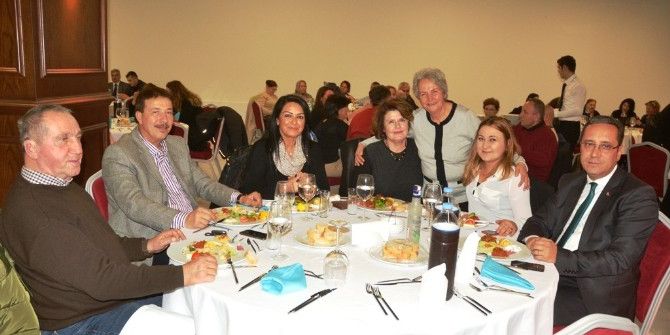 Ayvalık’ta Şefkatli Eller Sel Afetzedeleri İçin Kenetlendi