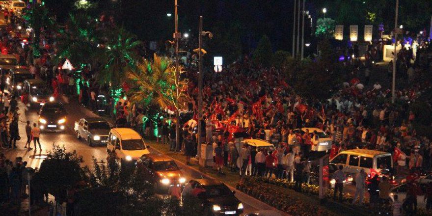 Kdz. Ereğli’de Halk Darbe Girişimi Olasılığına Karşı Yolları Kapattı