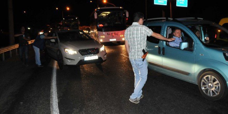 Cumhurbaşkanı’na Destek İçin Vatandaşlar Marmaris’e Akın Etti