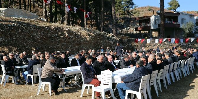 Mahalleye Dönüşen Köylerden Belediyelere Hizmet Teşekkürü