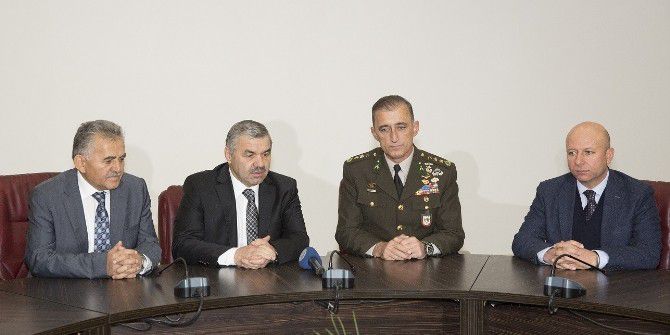 "Kayseri Her Zaman Askeri Ve Polisinin Yanında"