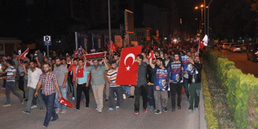 Bozüyüklüler Darbe Girişimine Karşı Sokaklara Döküldü