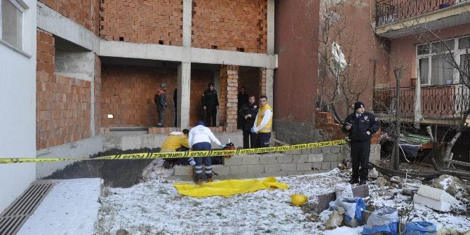 Arkadaşlarına "Uçmayı Deneyeceğim" Deyip 8. Kattan Atladı