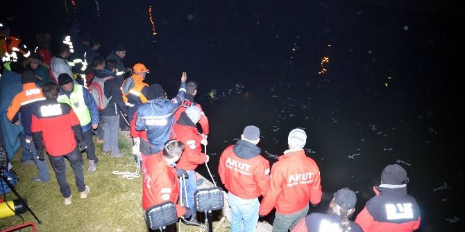 Porsuk Çayı’na Düşen Genç Hayatını Kaybetti