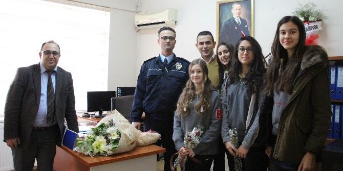 Liseli Gençlerden Güvenlik Güçlerine Taziye Ziyareti