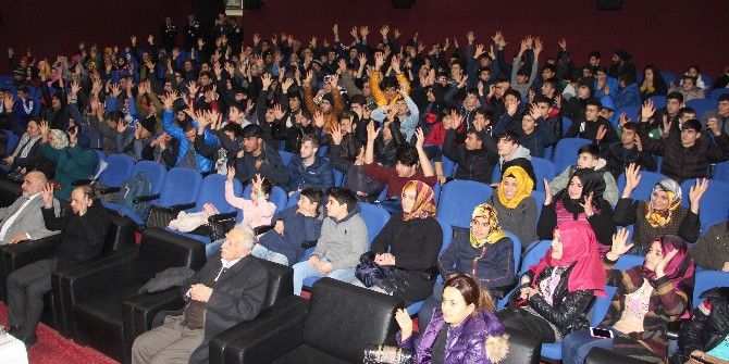 İşitime Engelliler Sessiz Sinema İzledi