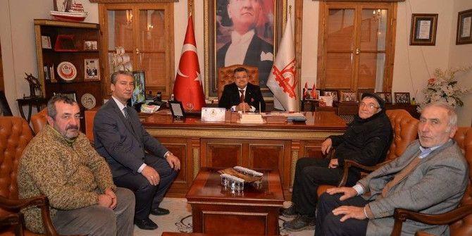 Sarmaşıklılar Derneği Üyelerinden Başkan Yağcı’ya Ziyaret