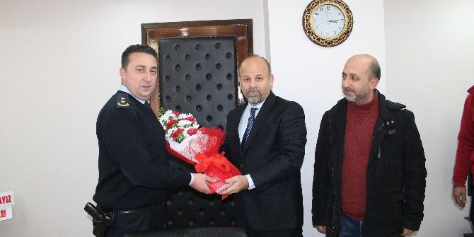 Öğrencilerden Emniyet Müdürlüğüne Taziye Ve Moral Ziyareti