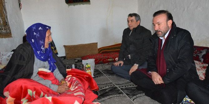 Kırsal Mahalle Okuluna Kitap Bağışlayan Doğan Hasta Ziyaretinde Bulundu