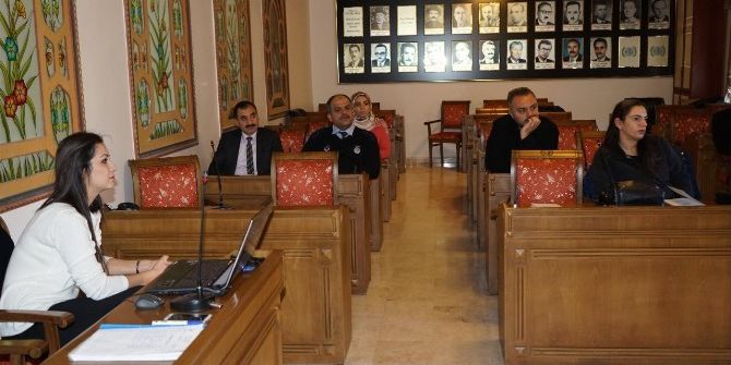 Belediye Hizmet Birim Müdürlerine İlk Yardımcı Eğitimi Veriliyor