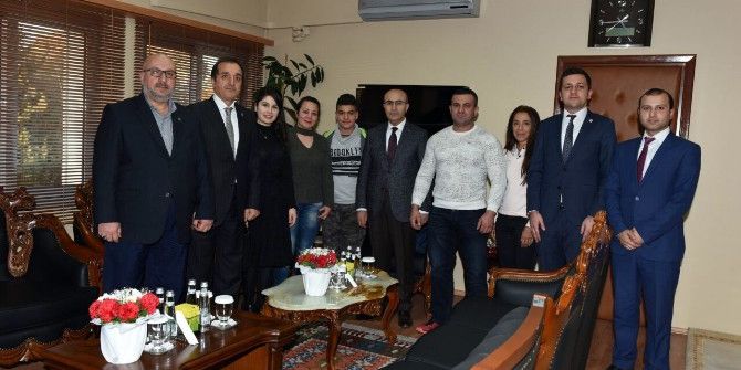 Vali Demirtaş: "Dili, Dini, Irkı Ne Olursa Olsun Göçmenlere Sahip Çıkacağız"