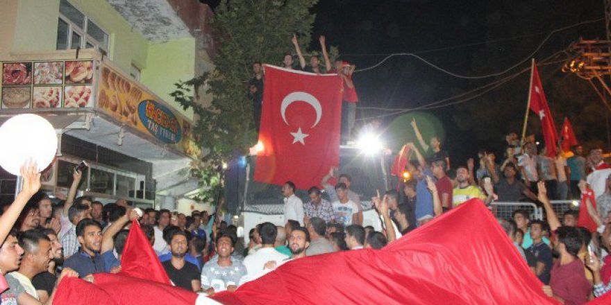 Ceylanpınar Halkı Sokaklara Döküldü