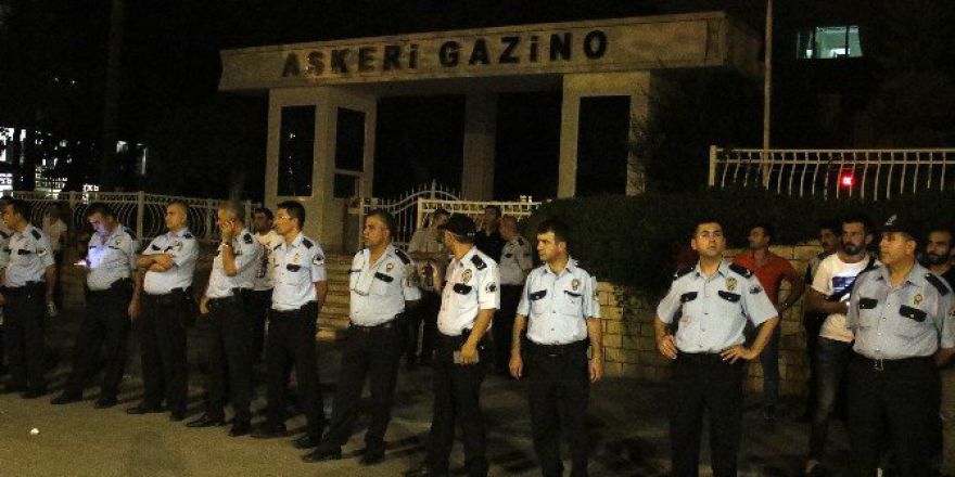 Antalya’da Askeri Kışlaya İş Makineli Önlem