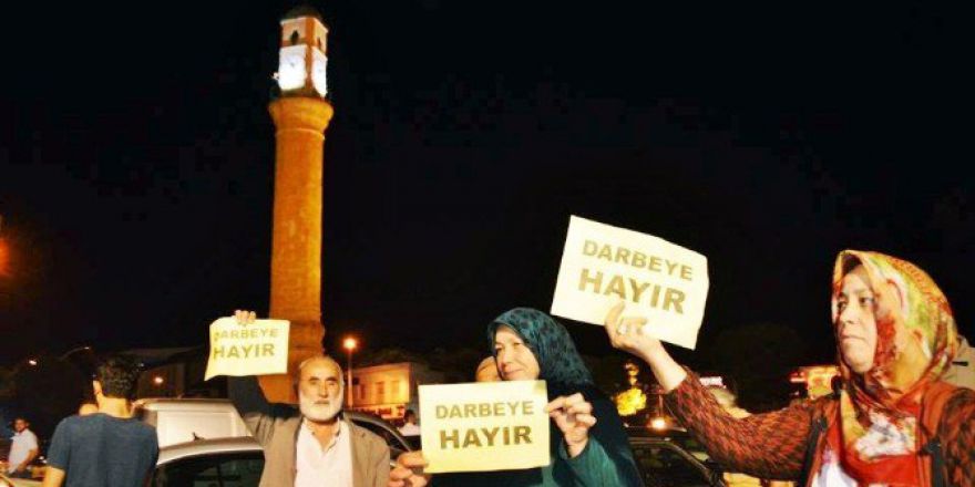 Çorumlulardan Darbe Girişimine Karşı Sokağa Döküldü