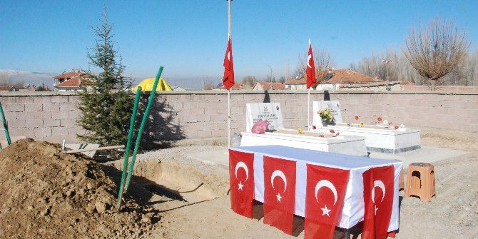 Arkadaşlıkları Şehadette De Devam Etti