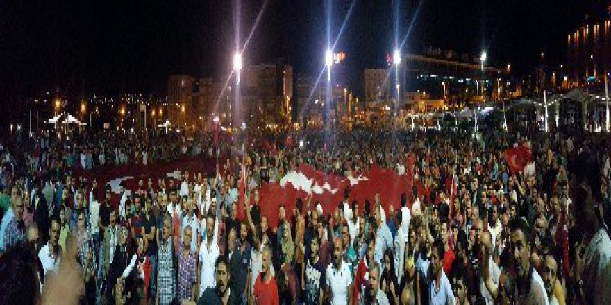 Vali Aktaş, Belediye Anonsu İle Halkı Meydanlara Davet Etti