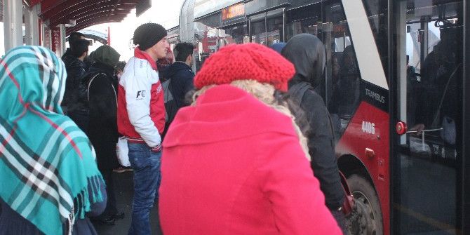 Kızlar Pembe, Erkekler Mavi Trambüs İstiyor