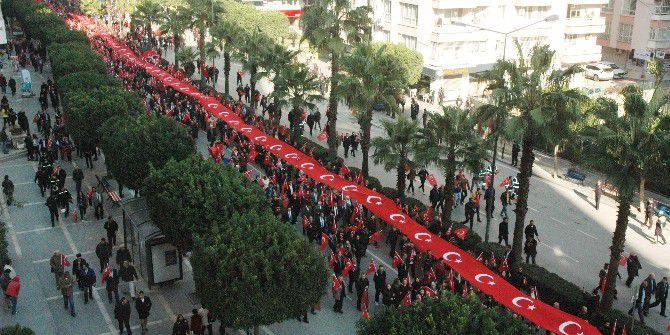 Adana’da Binlerce Kişi "Teröre Hayır Kardeşliğe Evet" İçin Yürüdü