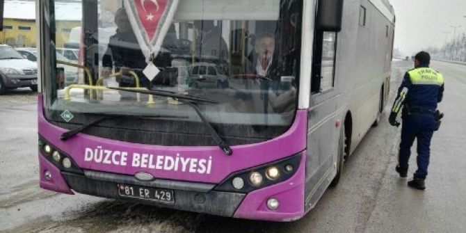 Trafik Ekiplerinin Kar Lastiği Uygulaması Sürüyor