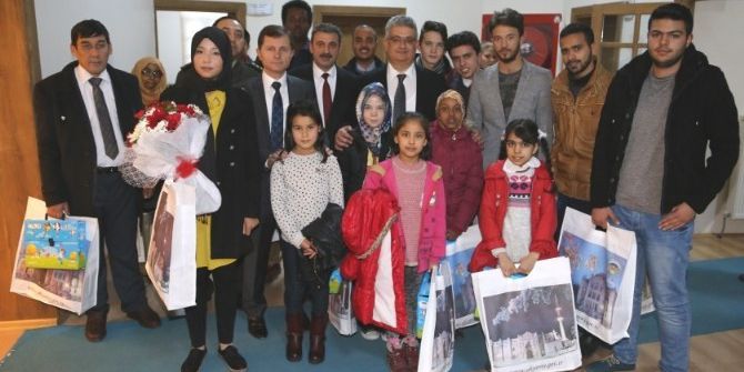 Göçmen Öğrencilerden Vali Pekmez’e Ziyaret