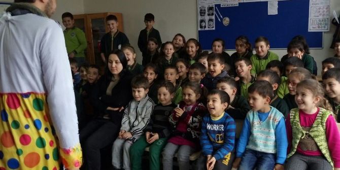 İlk Defa Tiyatro İzlediler