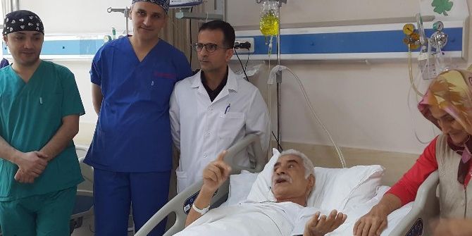 Mesanesinden 1 Kiloluk Tümör, 300 Gramlık Taş Çıktı