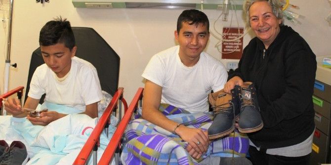 Faciadan Kurtarılan Göçmenlere Şefkatli Eller Uzatıldı