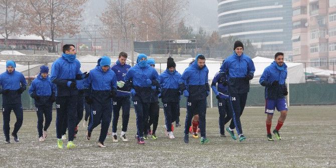 Karabükspor 1 Günlük İznin Ardından Çalışmalara Başladı