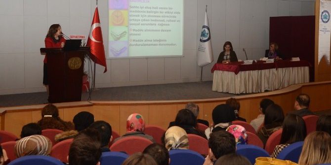 Esogü’de “Bağımlılıkla Mücadele Paneli” Düzenlendi