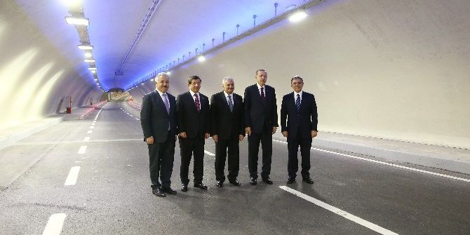 Avrasya Tüneli’nden İlk Geçişi Cumhurbaşkanı Erdoğan Yaptı