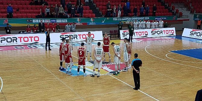 Rusya Maçı Öncesi Karlov İçin Saygı Duruşu