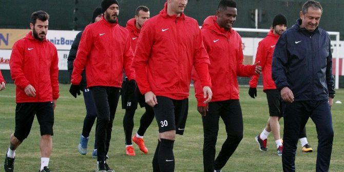 Antalyaspor, Kasımpaşa Hazırlıklarına Ara Vermeden Başladı