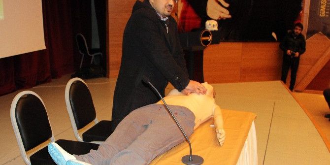 Gümüşhane’de Din Görevlileri Ve Muhtarlara Eğitim