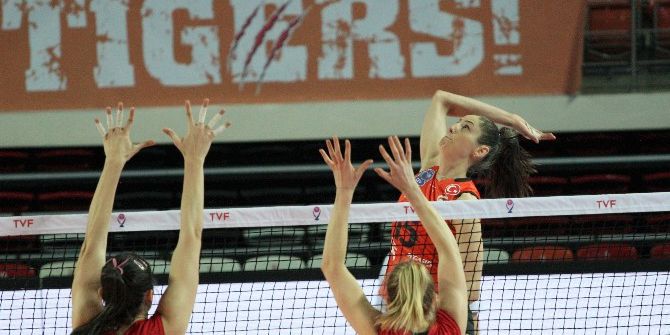 Eczacıbaşı Vitra, Devreyi Zaferle Kapadı