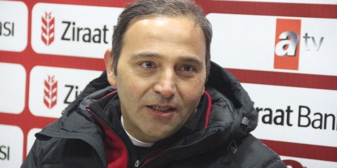 Fuat Çapa: "Bu Sahada Futboldan Konuşmak Yanlış Olur"
