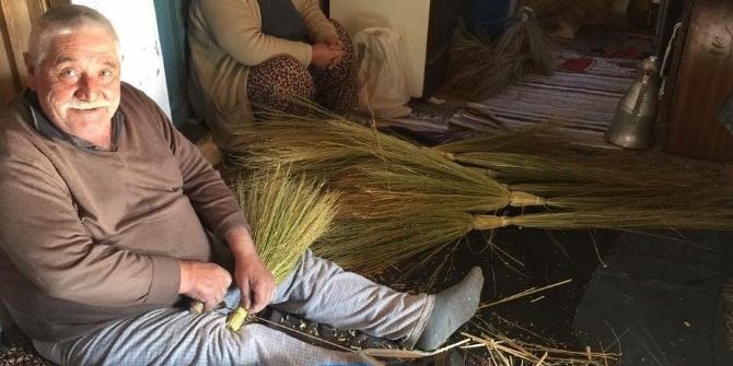 Dede Mesleği Süpürgeciliği Bırakmıyor
