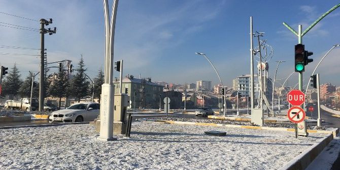 Uşak Güne Bembeyaz Uyandı