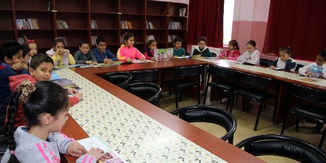 Şanlıurfalı Minik Öğrencinin Kitap Sevgisi Kilometreleri Aşıp Başkan Gökçek’e Ulaştı