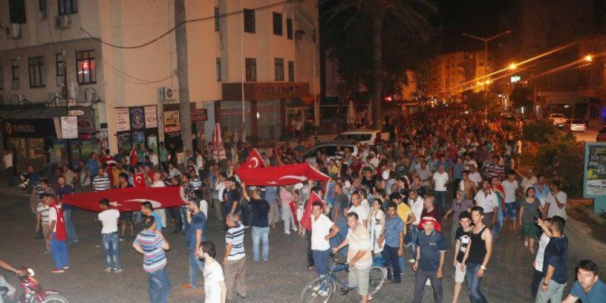 Silifke Darbe Girişimine Karşı Sokağa Döküldü