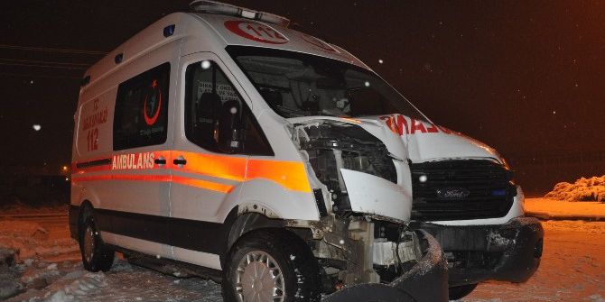 İnegöl’de Köy Yolları Kapandı, Okullar Tatil Edildi