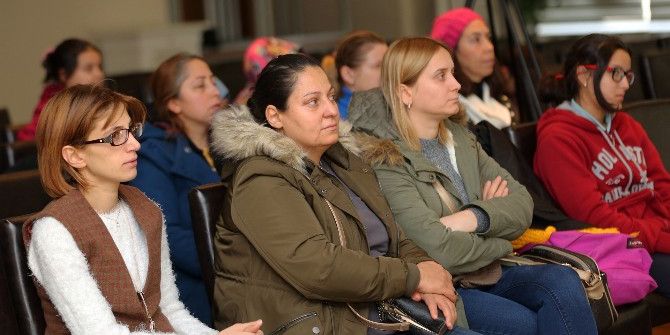 Küçükçekmeceli Ebeveynlere Oyun Dersi