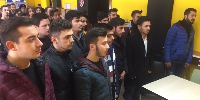 Çomü’de Şehitler İçin Saygı Duruşu