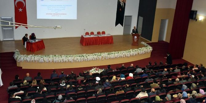 Adana’daki Göçmenlerin Sorunları Panelle Anlatıldı