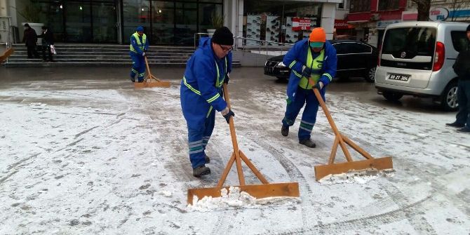 Çorlu’ya Mevsimin İlk Karı Düştü