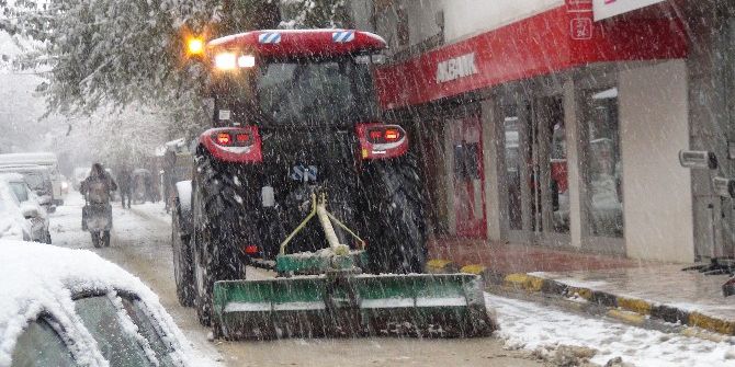 Kar Yağışı İslahiye’yi Olumsuz Etkiledi