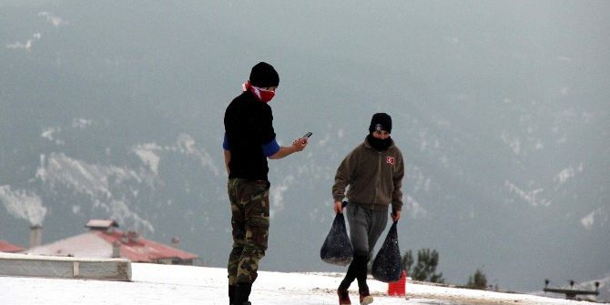 Pöh Sınavlarına Hazırlanmak İçin İnşaat Malzemelerinden Parkur Yaptılar