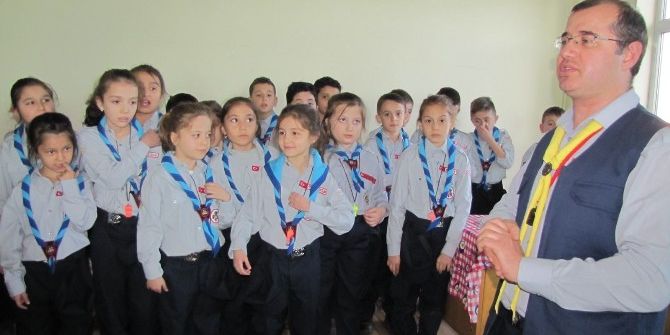 İzci Öğrenciler Ant İçti